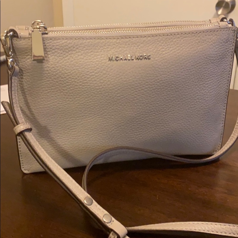 🌸✨Michael Kors leather double pouch Crossbody✨🌸